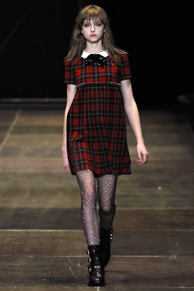 Look 11
